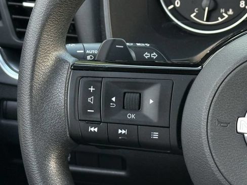 Used 2023 Nissan Rogue SV FWD image 13