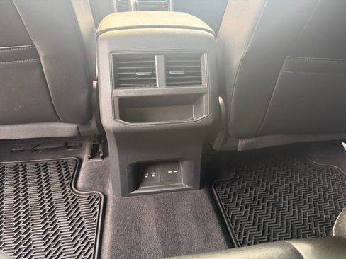 Used 2022 Volkswagen Atlas Cross Sport SE w/ Panoramic Sunroof Package AWD/4WD image 31