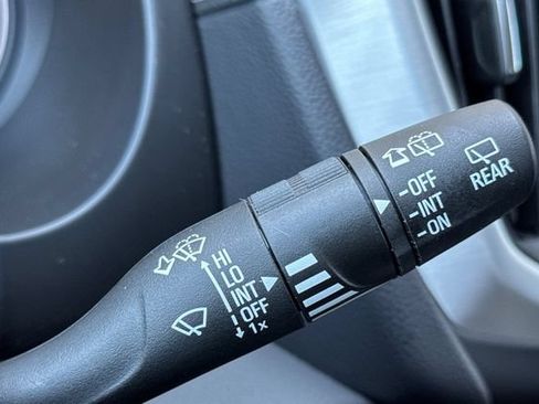 Used 2024 GMC Terrain SLE AWD/4WD image 39