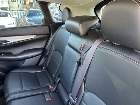 Used 2019 INFINITI QX50 Essential w/ Premium Heat Package image 10