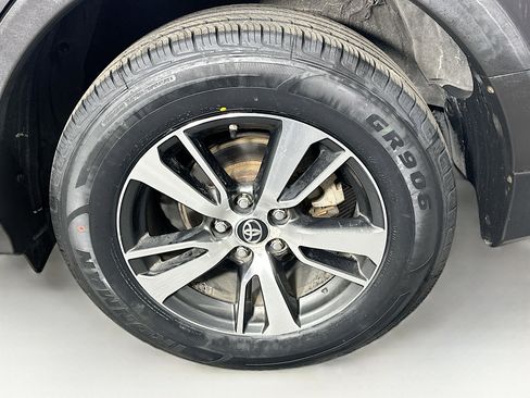 Used 2018 Toyota RAV4 XLE image 11