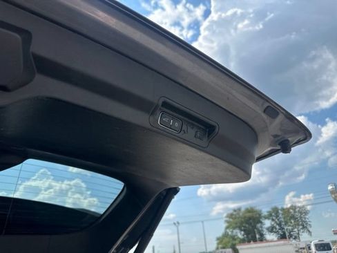 Used 2021 Ford Explorer XLT w/ Equipment Group 202A RWD image 23