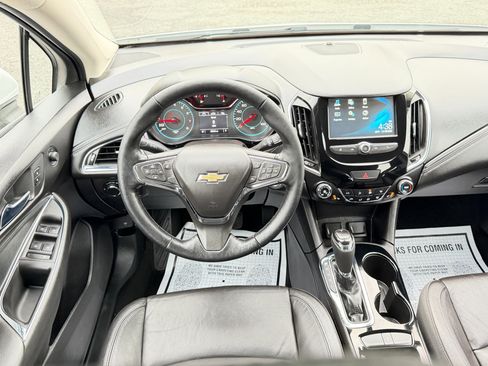 Used 2017 Chevrolet Cruze Premier image 29