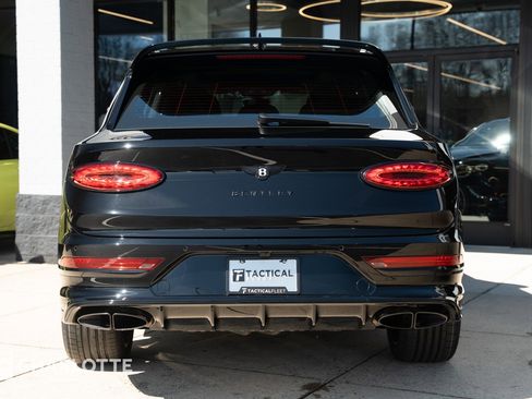 Used 2025 Bentley Bentayga image 15