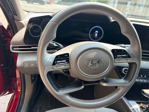 Used 2023 Hyundai Elantra SEL w/ Convenience Package FWD image 18