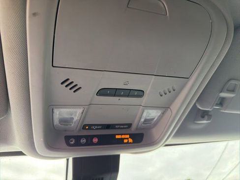 Used 2021 Chevrolet Equinox LT image 34