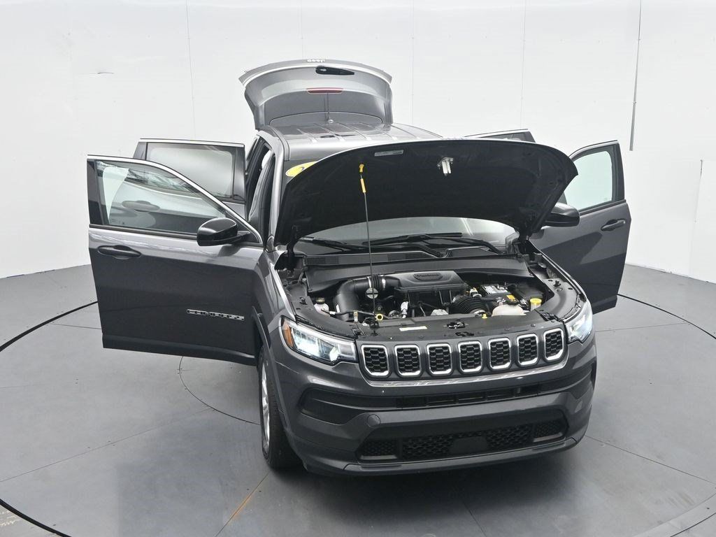 Used 2024 Jeep Compass Sport AWD/4WD image 47