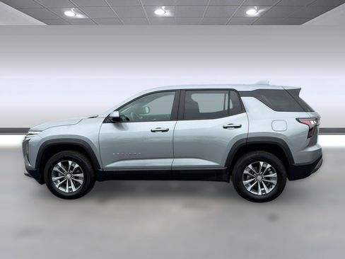 Used 2025 Chevrolet Equinox LT AWD/4WD image 2
