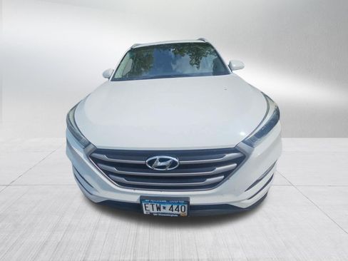 Used 2017 Hyundai Tucson SE w/ SE Popular Package 02 AWD/4WD image 2
