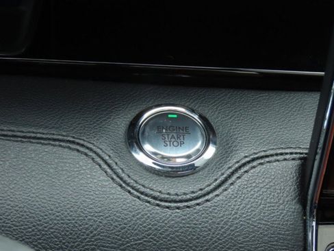 Used 2024 Lincoln Navigator Premiere AWD/4WD image 29