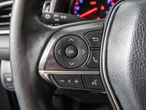 Used 2018 Toyota Camry XSE FWD image 19