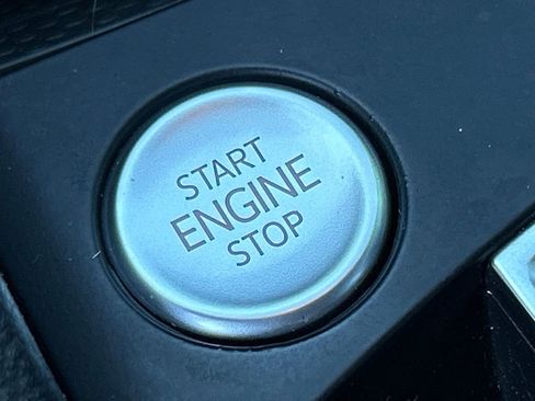 Used 2022 Volkswagen Taos SE image 28