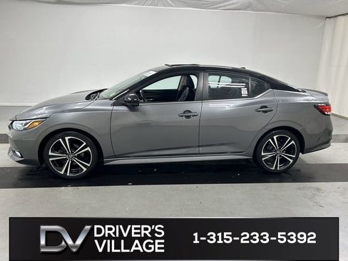 Used 2023 Nissan Sentra SR w/ SR Premium Package FWD image 6