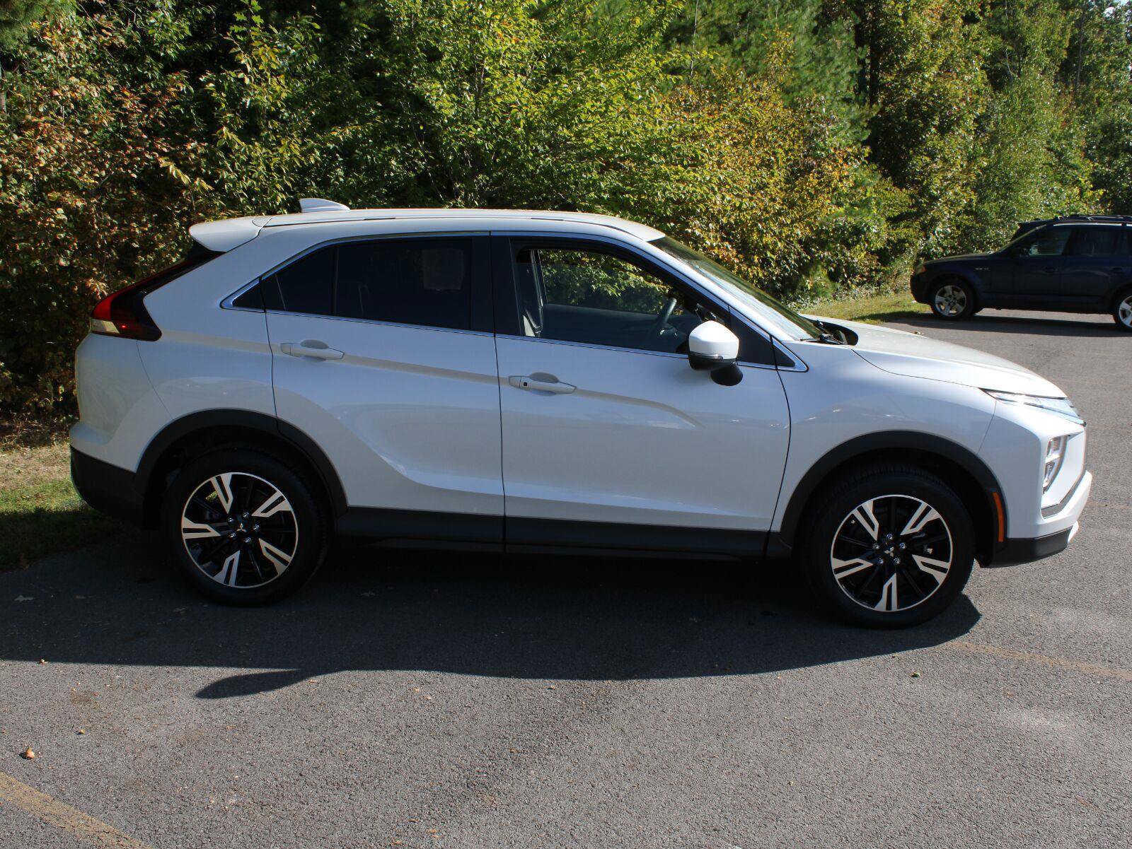 Used 2025 Mitsubishi Eclipse Cross SE AWD/4WD image 4
