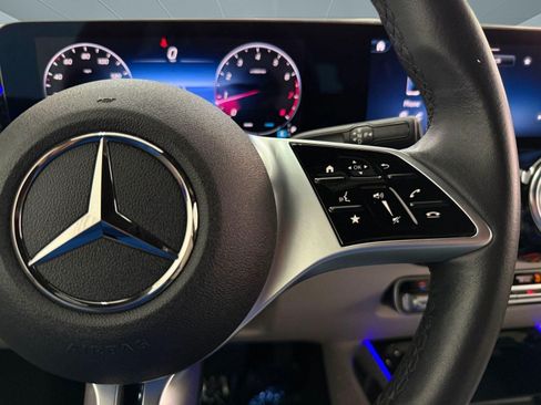 Certified 2025 Mercedes-Benz GLB 250 image 27