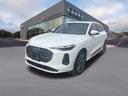 Used 2025 Audi Q5 Premium w/ Convenience Package