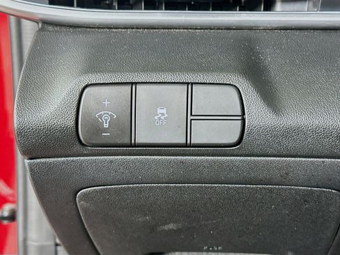 Used 2025 Hyundai Elantra SEL FWD image 17