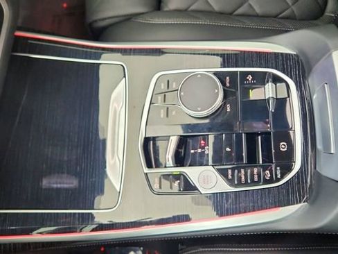 Used 2024 BMW X7 xDrive40i w/ M Sport Package image 58