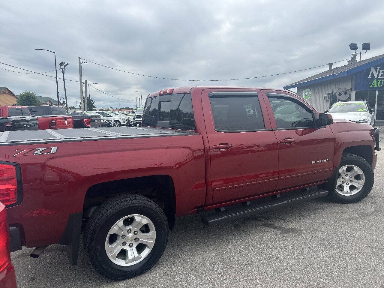 Used 2018 Chevrolet Silverado 1500 LT w/ All Star Edition AWD/4WD image 5