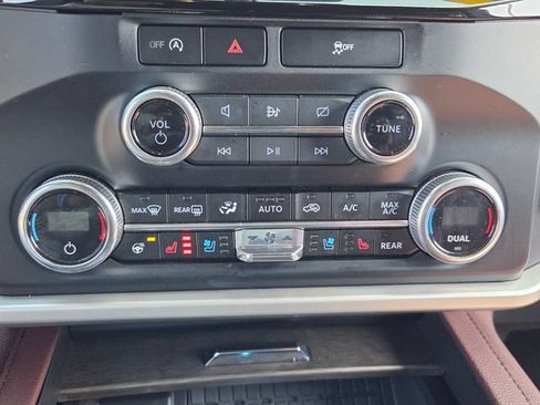 Used 2024 Ford Expedition Limited AWD/4WD image 21
