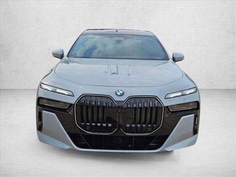 New 2025 BMW 760i xDrive w/ Executive Package image 2