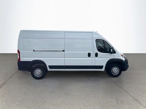 Used 2024 RAM ProMaster 2500 w/ Convenience Group FWD image 3