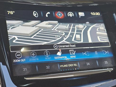 Used 2017 Cadillac Escalade Luxury AWD/4WD image 4