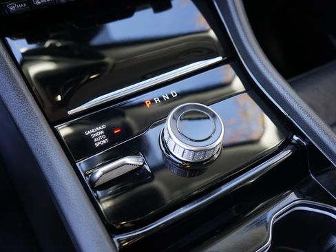 Used 2023 Jeep Grand Cherokee L Limited w/ Luxury Tech Group II image 24