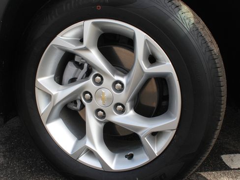 Used 2025 Chevrolet Trax LS w/ LS Convenience Package image 49