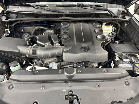 Used 2016 Toyota 4Runner SR5 AWD/4WD image 28
