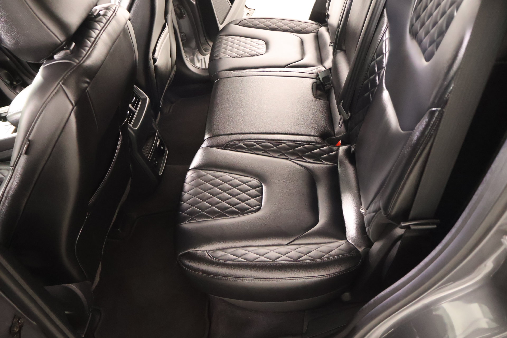 Used 2024 Ford Edge Titanium AWD/4WD image 12
