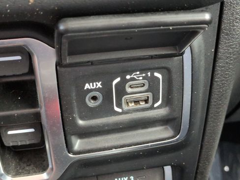 Used 2024 Jeep Wrangler Unlimited Rubicon w/ Technology Group AWD/4WD image 22