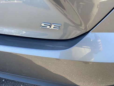 Used 2025 Toyota Camry SE image 10