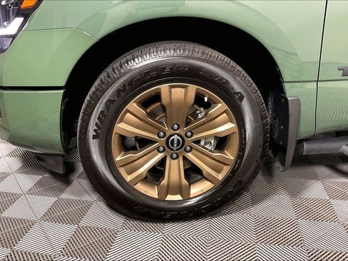 Used 2024 Nissan Titan SV w/ SV Bronze Edition Package RWD image 10