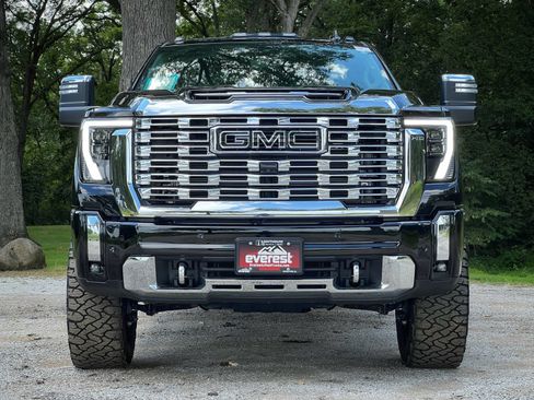 New 2026 GMC Sierra 2500 Denali w/ Denali Reserve Package AWD/4WD image 9