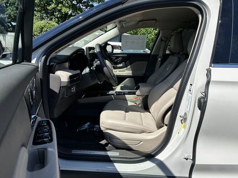 Certified 2024 Lincoln Corsair AWD w/ Equipment Group 101A image 19