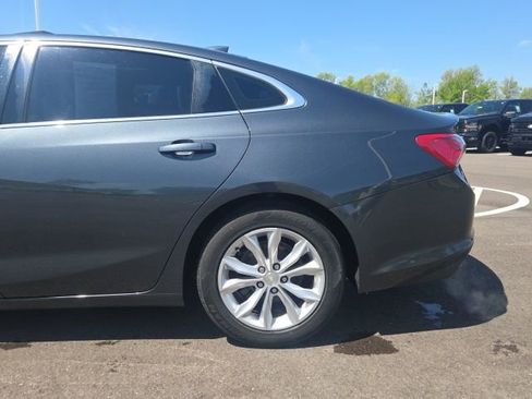 Used 2020 Chevrolet Malibu LT FWD image 12