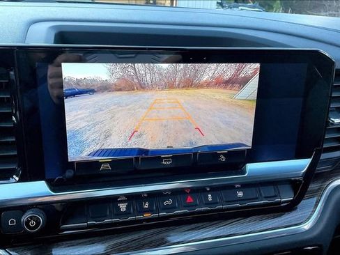 Used 2025 Chevrolet Silverado 2500 LT w/ Leather Package image 11