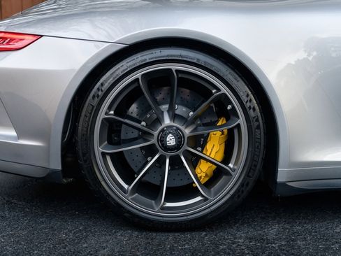 Used 2019 Porsche 911 GT3 image 11