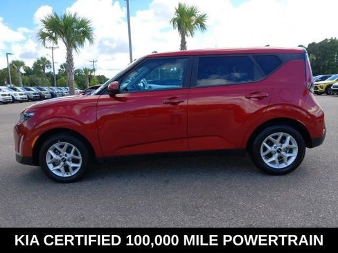 Certified 2025 Kia Soul LX w/ LX Technology Package FWD image 8