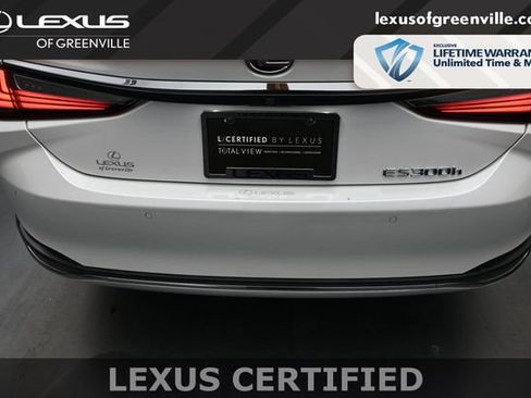 Certified 2022 Lexus ES 300h Ultra Luxury w/ Accessory Package 2 FWD image 11