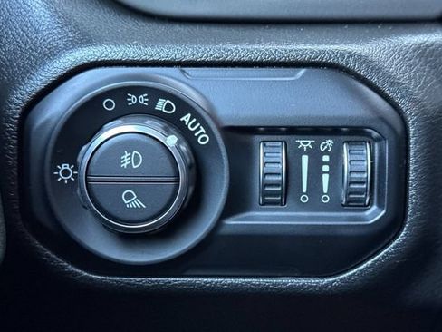 Used 2022 Jeep Gladiator Sport AWD/4WD image 42
