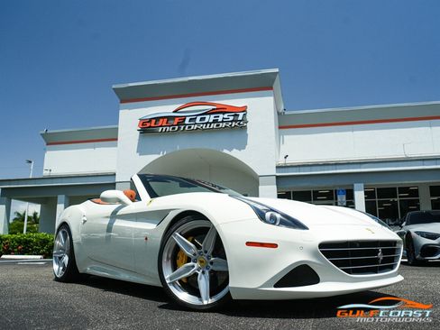 Used 2017 Ferrari California T RWD image 1