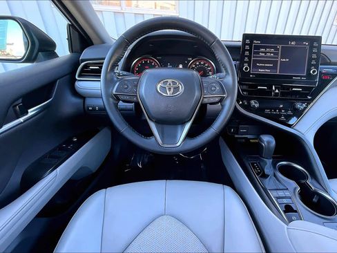 Used 2023 Toyota Camry XSE FWD image 6