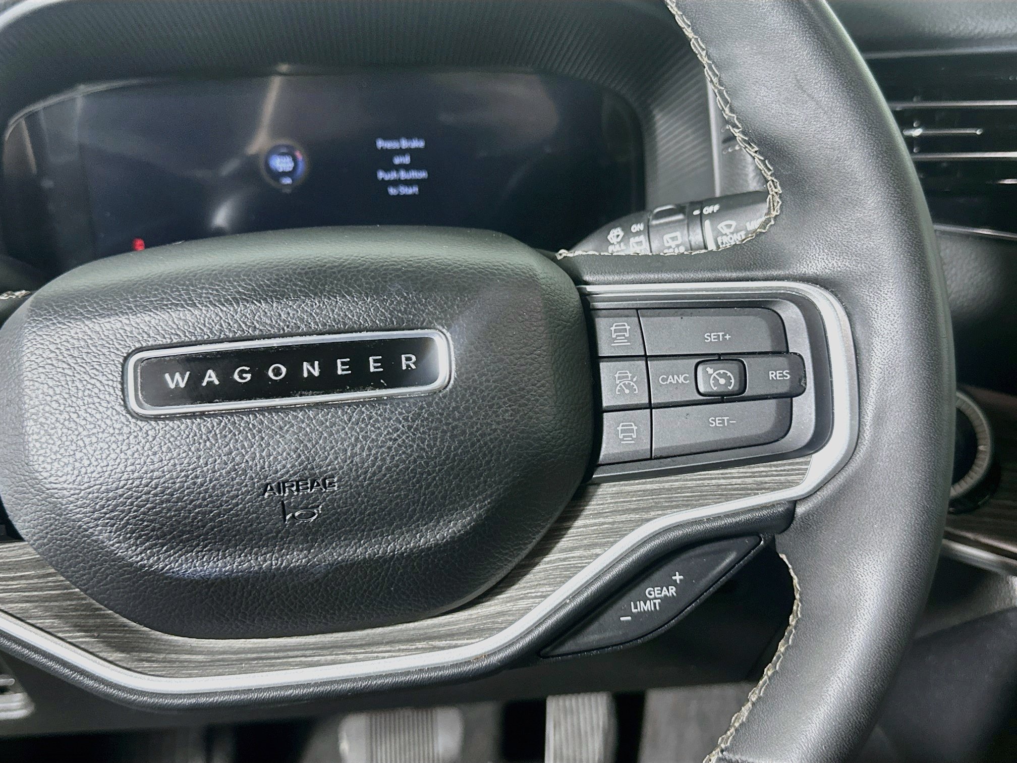 Used 2024 Jeep Wagoneer Series III AWD/4WD image 19