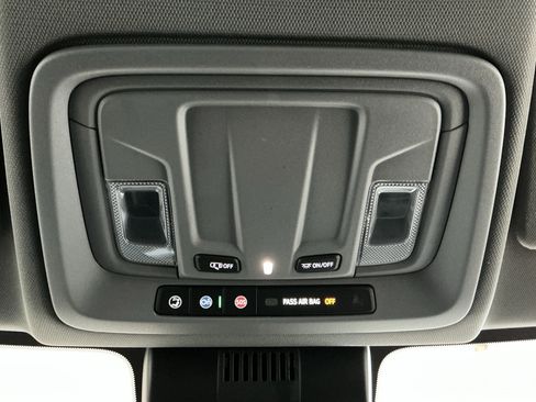 Used 2025 Chevrolet Silverado 1500 W/T w/ WT Value Package image 17