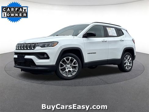 Certified 2022 Jeep Compass Latitude image 1