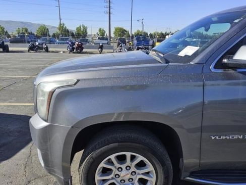 Used 2020 GMC Yukon XL SLT RWD image 2
