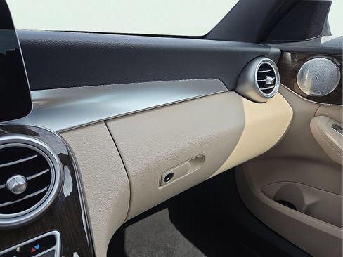 Used 2019 Mercedes-Benz C 300 4MATIC Sedan image 22