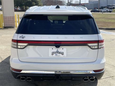 New 2026 Lincoln Aviator Premiere image 4